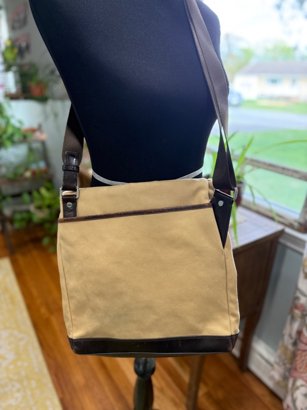TUMI Tan Canvas & Brown Leather Messenger Bag with protective cover - Picture 3 of 9